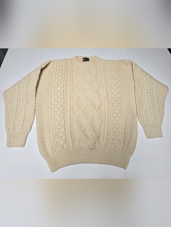 Oak Tree Originals Other - Cream Cable Knit Sweater